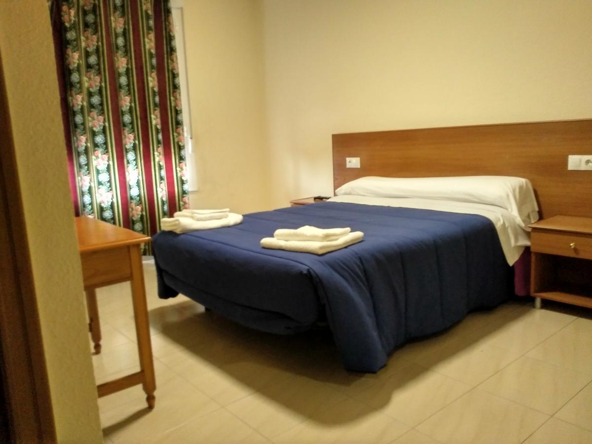 Hostal Orly Camponaraya Zewnętrze zdjęcie