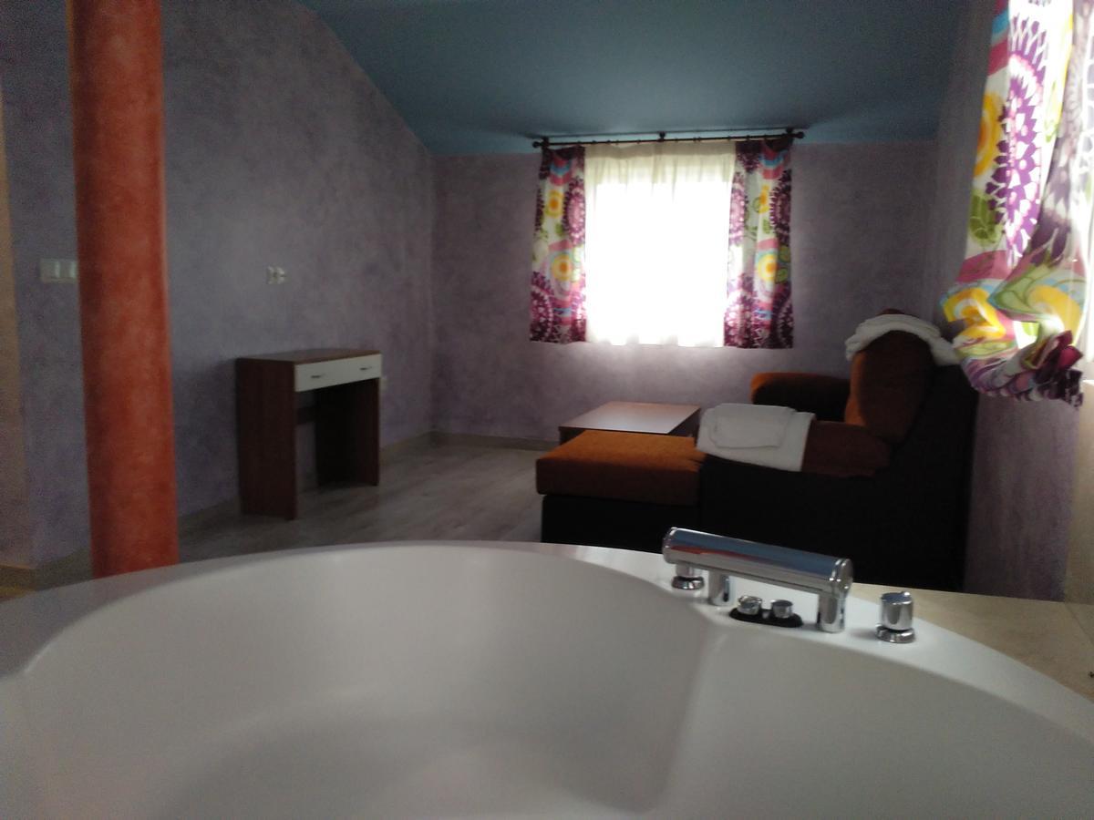 Hostal Orly Camponaraya Zewnętrze zdjęcie